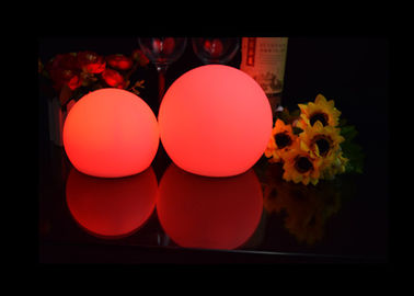 中国 プラスチックの気分LEDの球はリモート・コントロールとの直径10 Cmをつけます サプライヤー