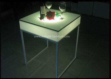 中国 60*60cm正方形によってカスタマイズされるLEDの低い小テーブル、ポータブルは棒テーブルをつけます  サプライヤー