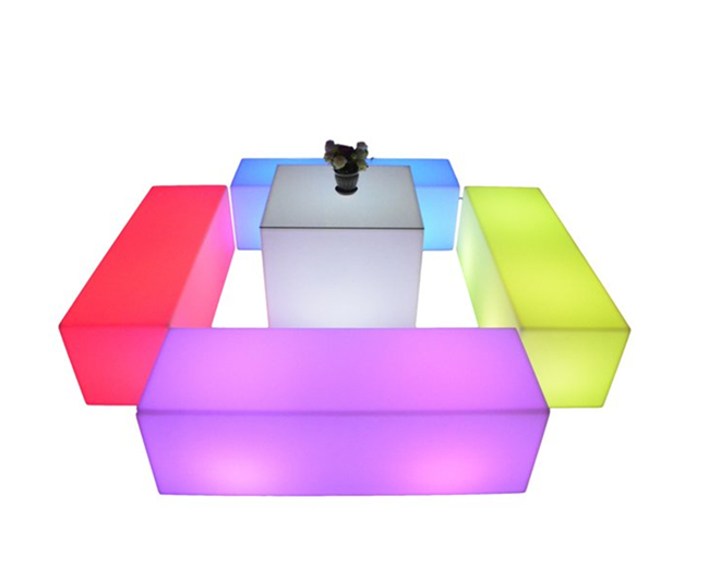 党まっすぐな正方形LEDはベンチの電池式の利用できる人の着席6発つけます