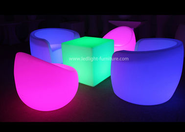 中国 白熱立方体のテーブルが付いている屋外の防水単一LEDライト ソファーの家具セット サプライヤー