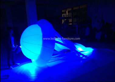 中国 膨脹可能な広告印のためのくらげによって導かれる掛かる気球ライト サプライヤー